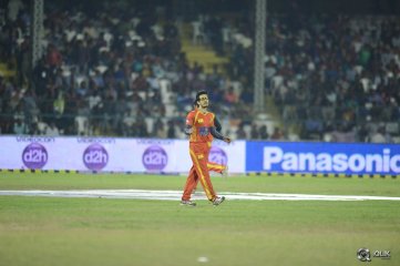 CCL 5 Telugu Warriors vs Bengal Tigers Match Photos